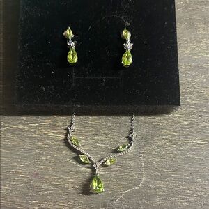 Peridot Teardrop‎ Pendant Necklace in Sterling Silver Necklace